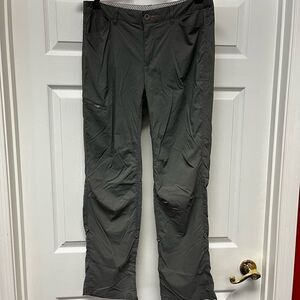 Orvis Explore Nature Gray Ankle Roll Performance Pants sz 10 (flaw)